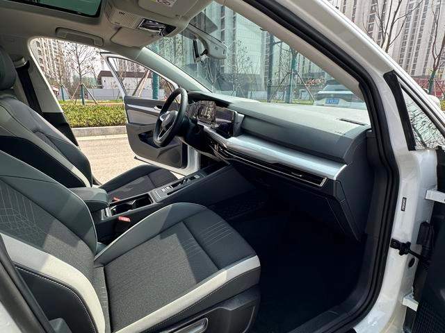 Volkswagen Golf 2023 280TSI DSG Pro exterior foto 5