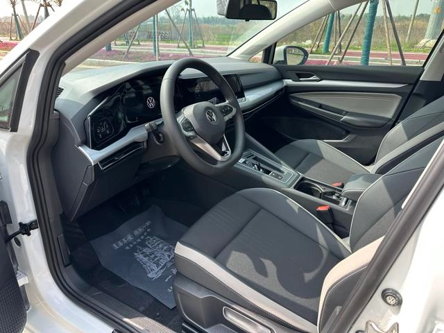 Volkswagen Golf 2023 280TSI DSG Pro exterior foto 8