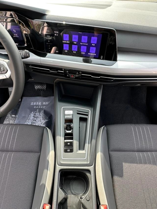 Volkswagen Golf 2023 280TSI DSG Pro interior foto 14