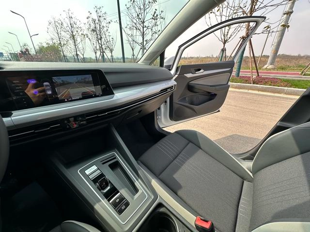 Volkswagen Golf 2023 280TSI DSG Pro interior foto 18