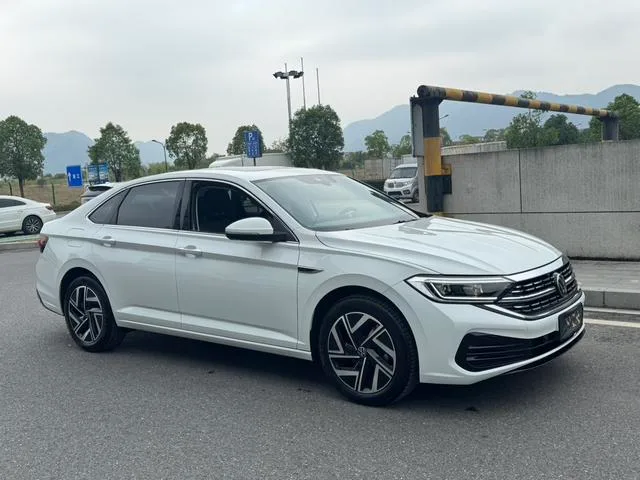 Volkswagen Sagitar 2024 300TSI DSG Premium Edition exterior photo 3