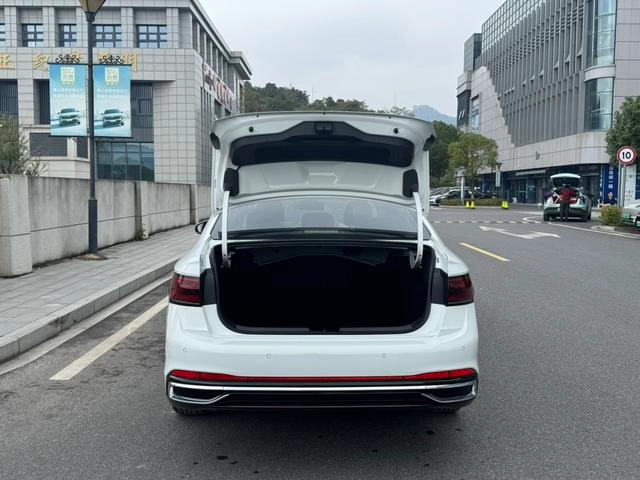 Volkswagen Sagitar 2024 300TSI DSG Premium Edition exterior photo 8