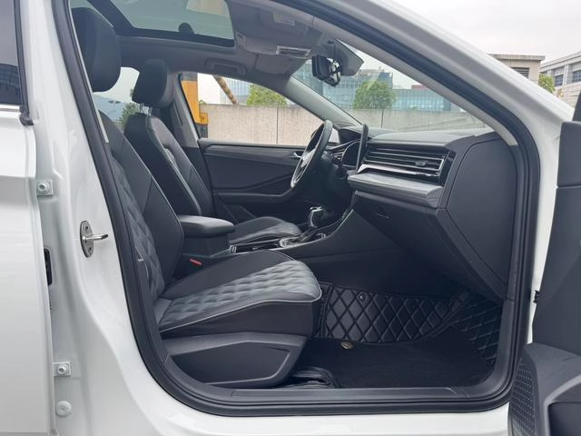 Volkswagen Sagitar 2024 300TSI DSG Premium Edition interior photo 10