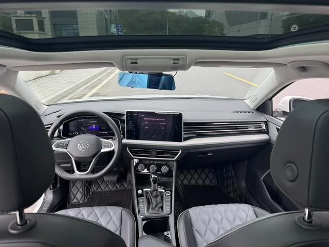 Volkswagen Sagitar 2024 300TSI DSG Premium Edition interior photo 14