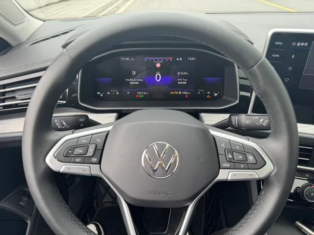 Volkswagen Sagitar 2024 300TSI DSG Premium Edition interior photo 15