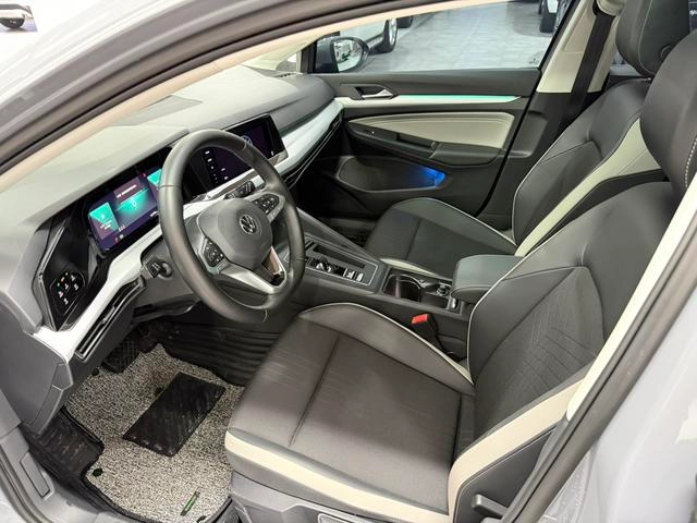 Volkswagen Golf 2021 280TSI DSG 30 Edición de aniversario interior foto 8