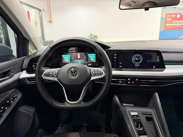 Volkswagen Golf 2021 280TSI DSG 30 Edición de aniversario interior foto 11