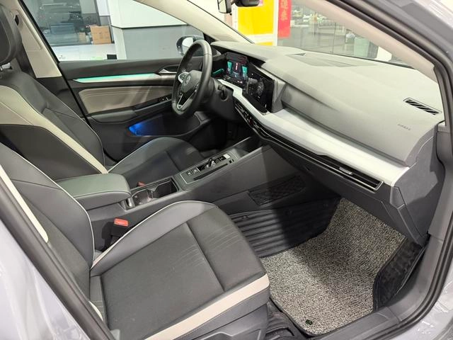 Volkswagen Golf 2021 280TSI DSG 30 Edición de aniversario interior foto 13