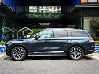 Lincoln Aviator 2022 3.0T V6 Четырехприводное столетие ограниченное издание интерьер фото 12