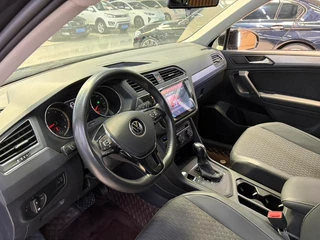 Volkswagen Tiguan L 2021 280TSI Versión inteligente con tracción automática en dos ruedas exterior foto 4