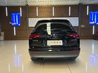 Volkswagen Tiguan L 2021 280TSI Versión inteligente con tracción automática en dos ruedas interior foto 11