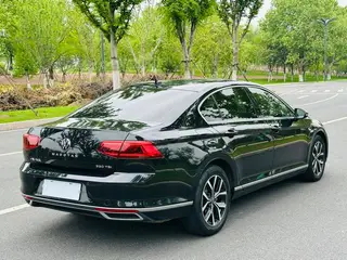 Volkswagen Magotan 2020 330TSI DSG Leading Type exterior photo 4