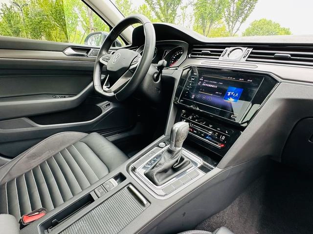 Volkswagen Magotan 2020 330TSI DSG Leading Type interior photo 14