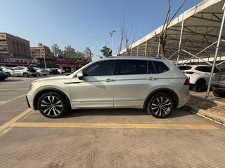 Volkswagen Tiguan L 2021 330TSI Автоматический полный привод R-Line Наслаждайтесь версией экстерьер фото 4