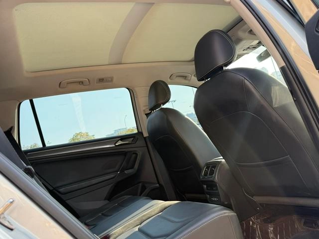 Volkswagen Tiguan L 2021 330TSI Автоматический полный привод R-Line Наслаждайтесь версией интерьер фото 15