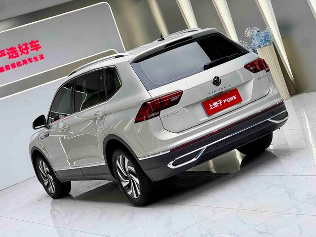 Volkswagen Tiguan L 2021 330TSI Автоматическая версия с двумя приводами экстерьер фото 4