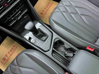 Volkswagen Tiguan L 2021 330TSI Автоматическая версия с двумя приводами экстерьер фото 9
