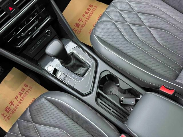 Volkswagen Tiguan L 2021 330TSI Автоматическая версия с двумя приводами экстерьер фото 9