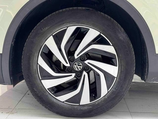 Volkswagen Tiguan L 2021 330TSI Автоматическая версия с двумя приводами интерьер фото 16