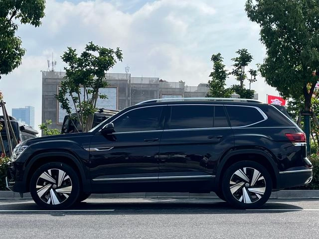 Volkswagen Teramont 2023 330TSI Two-wheel Drive Respect Deluxe Edition exterior photo 3