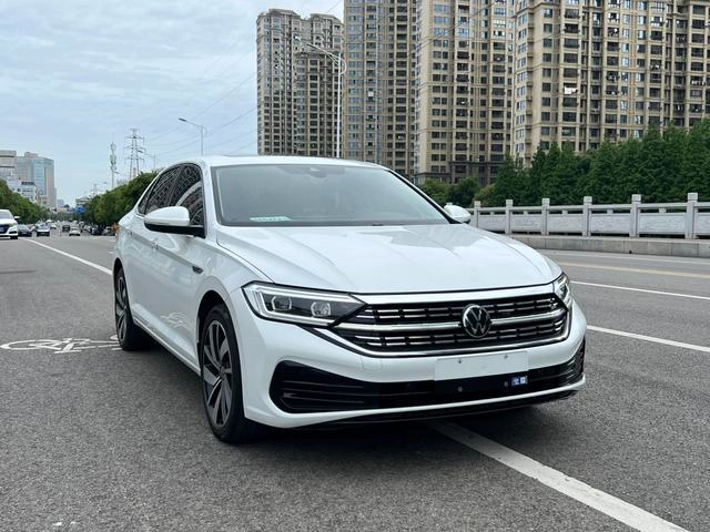 Volkswagen Sagitar 2023 300TSI DSG Premium Edition exterior photo 3