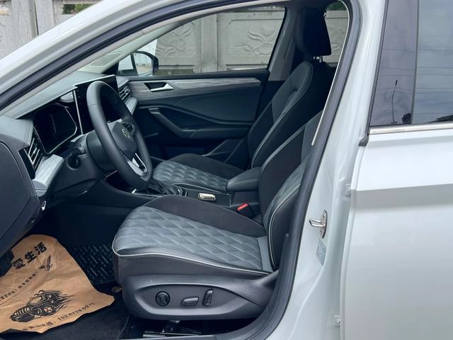 Volkswagen Sagitar 2023 300TSI DSG Premium Edition exterior photo 4