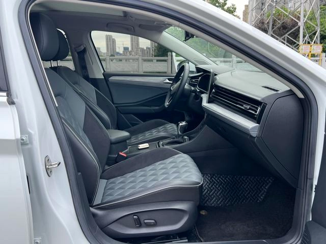 Volkswagen Sagitar 2023 300TSI DSG Premium Edition interior photo 11