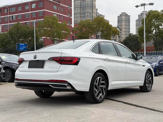 Volkswagen Sagitar 2023 300TSI DSG Versión más allá exterior foto 6