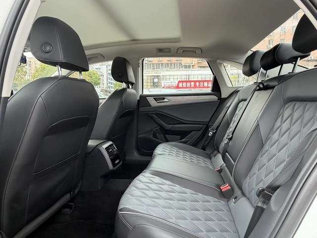 Volkswagen Sagitar 2023 300TSI DSG Versión más allá exterior foto 8