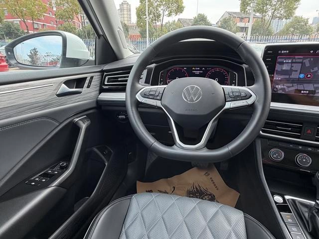 Volkswagen Sagitar 2023 300TSI DSG Versión más allá exterior foto 9