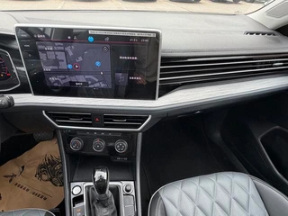 Volkswagen Sagitar 2023 300TSI DSG Versión más allá interior foto 10