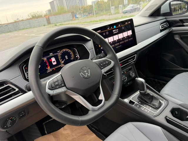Volkswagen Lavida 2023 Restyling 1.5L Automatic Five Million Edition exterior photo 6