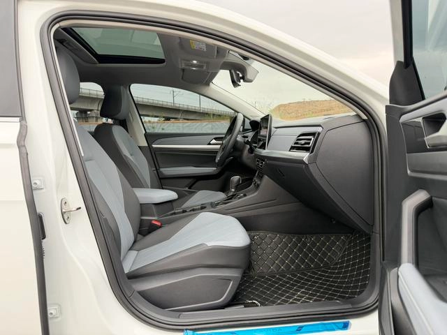 Volkswagen Lavida 2023 Restyling 1.5L Automatic Five Million Edition interior photo 14