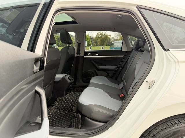 Volkswagen Lavida 2023 Restyling 1.5L Automatic Five Million Edition interior photo 16