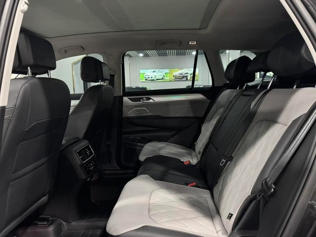 Volkswagen Tavendor 2023 380TSI Полный привод R-Line Тур издание интерьер фото 12