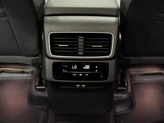 Volkswagen Tavendor 2023 380TSI Полный привод R-Line Тур издание интерьер фото 13