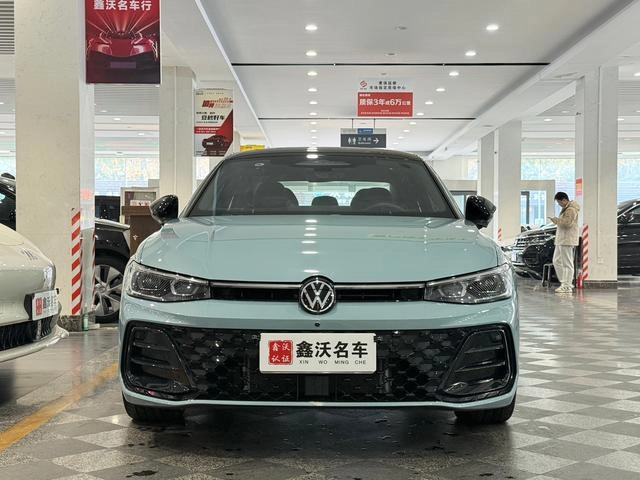 Volkswagen Passat 2025 Pro 380TSI Star Dragon Edition exterior photo 2