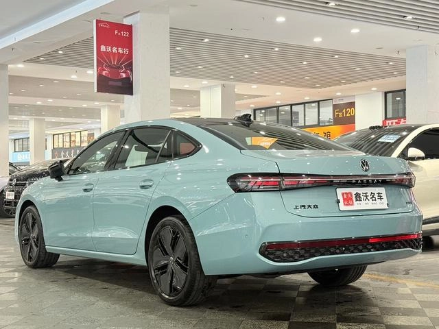 Volkswagen Passat 2025 Pro 380TSI Star Dragon Edition exterior photo 3
