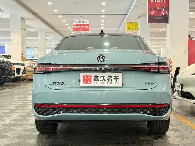 Volkswagen Passat 2025 Pro 380TSI Star Dragon Edition exterior photo 4