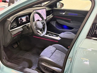 Volkswagen Passat 2025 Pro 380TSI Star Dragon Edition exterior photo 6