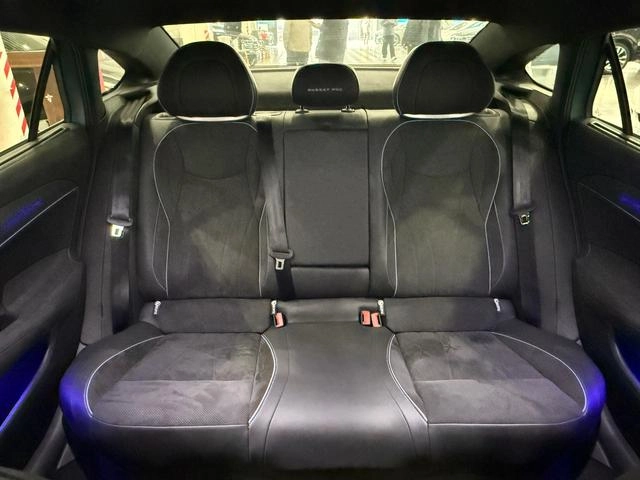 Volkswagen Passat 2025 Pro 380TSI Star Dragon Edition interior photo 11