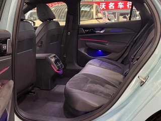 Volkswagen Passat 2025 Pro 380TSI Star Dragon Edition interior photo 12