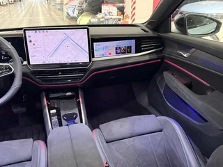 Volkswagen Passat 2025 Pro 380TSI Star Dragon Edition interior photo 14