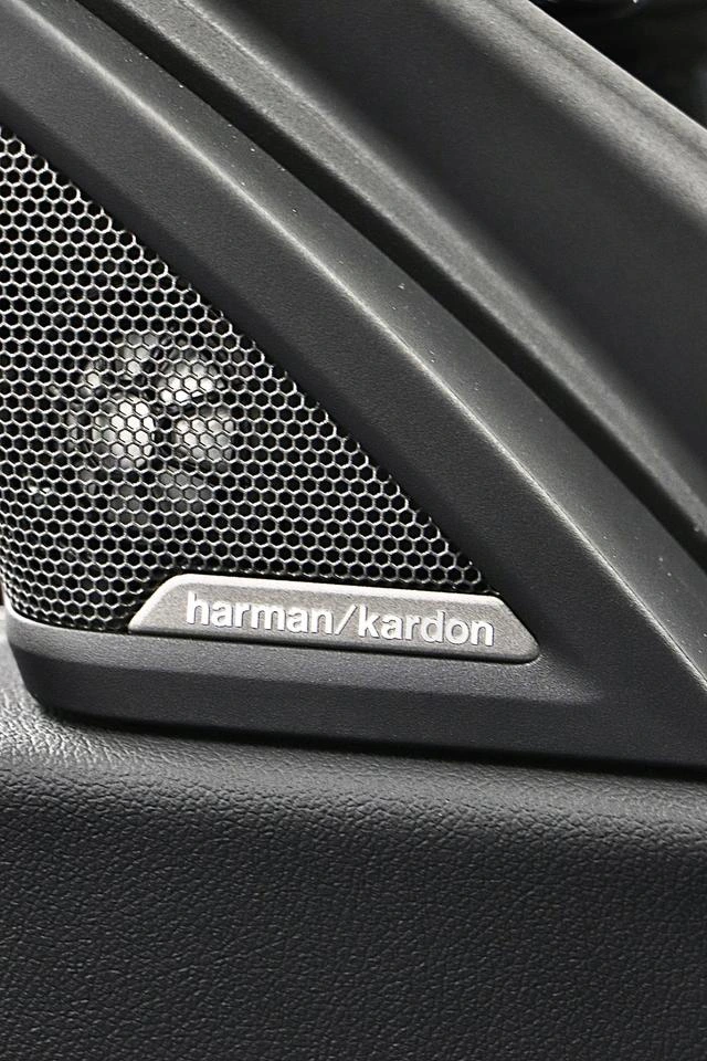BMW M2 2023 M2 Coupe interior photo 18