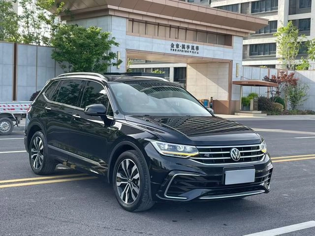 Volkswagen Tiguan L 2022 330TSI Transmission automatique à deux roues motrices R-Line Version de plus en plus extérieur photo 3