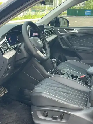 Volkswagen Tiguan L 2022 330TSI Transmission automatique à deux roues motrices R-Line Version de plus en plus extérieur photo 4