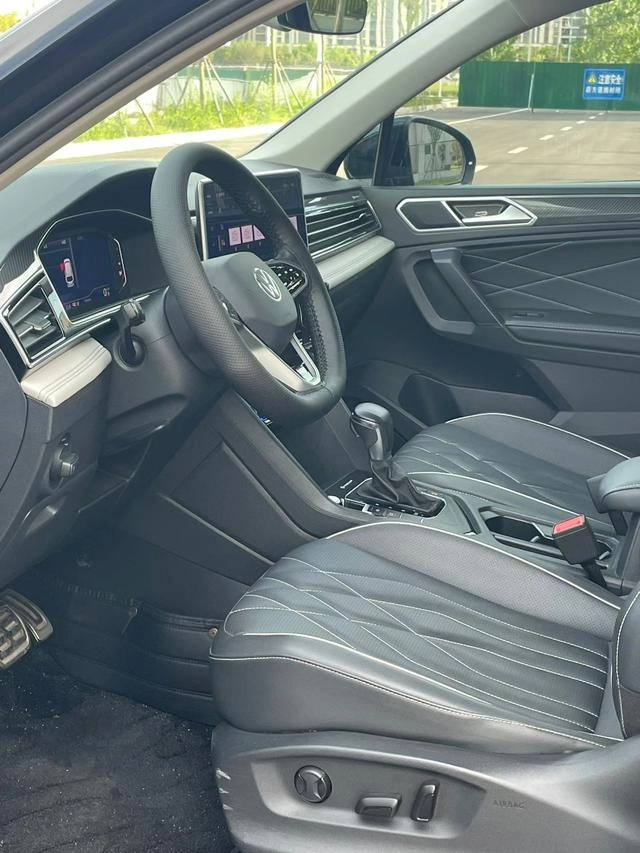 Volkswagen Tiguan L 2022 330TSI Transmission automatique à deux roues motrices R-Line Version de plus en plus extérieur photo 4