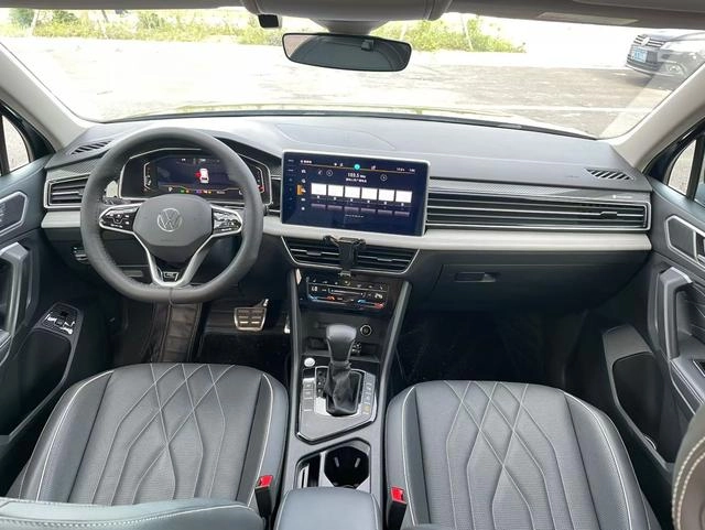 Volkswagen Tiguan L 2022 330TSI Transmission automatique à deux roues motrices R-Line Version de plus en plus extérieur photo 5