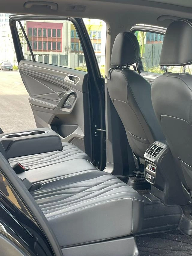 Volkswagen Tiguan L 2022 330TSI Transmission automatique à deux roues motrices R-Line Version de plus en plus intérieur photo 6