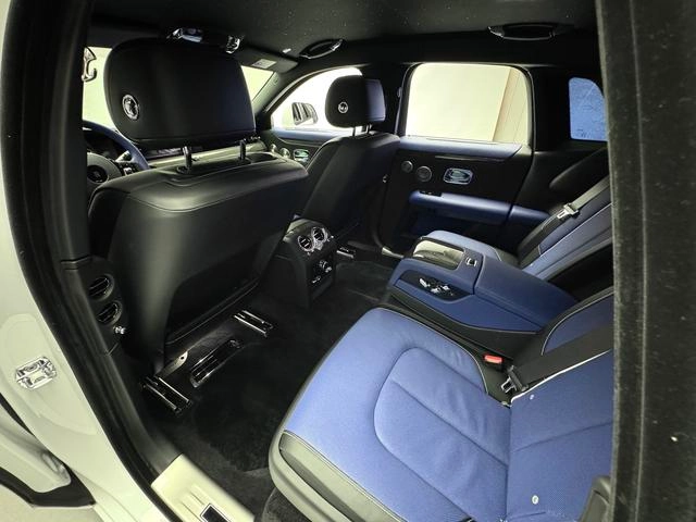 Rolls-Royce Ghost 2022 6.7T Black Badge интерьер фото 6